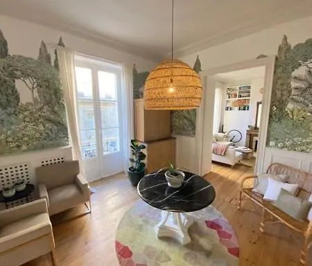 アパート Grand Theatre